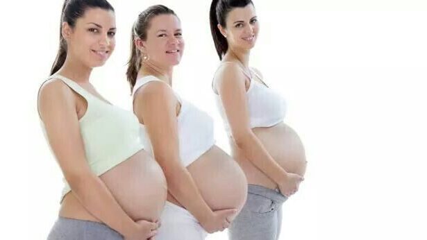 Pregnancy belly with triplets