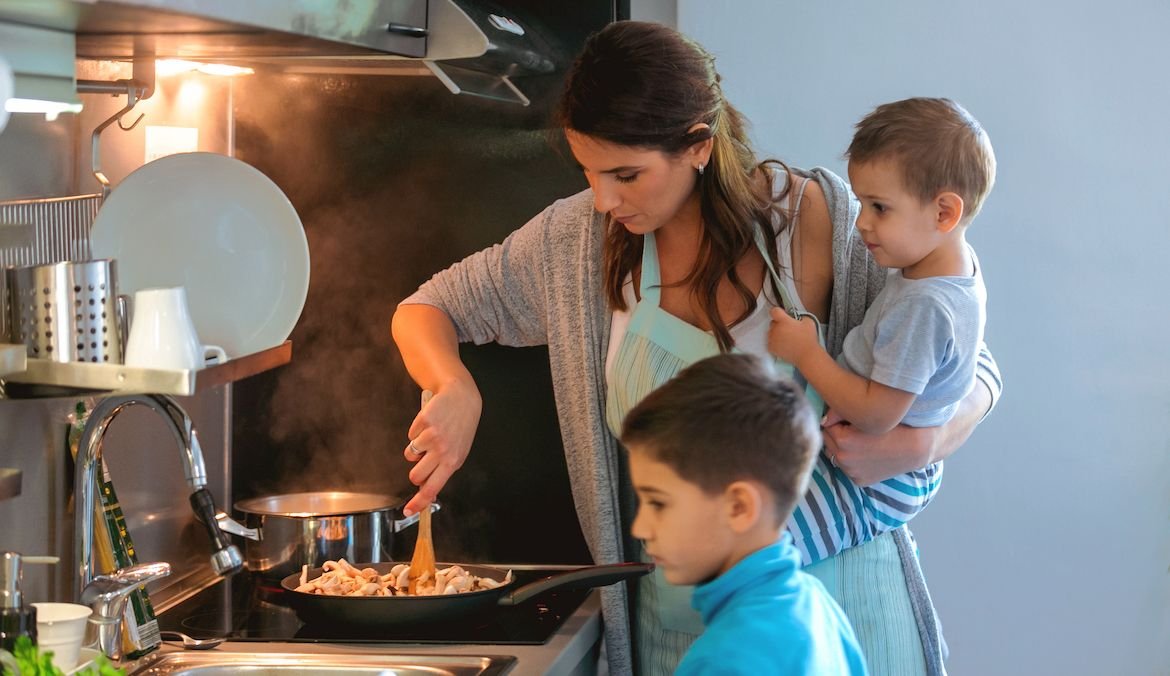 Ultimate Single Mom Parenting Guide